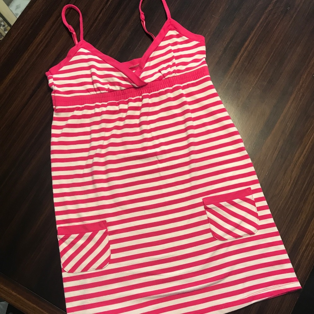 Old navy intimates/cover up. Size medium.